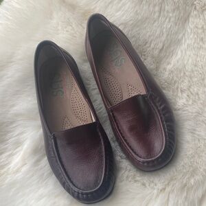 SAS Women's Deep Burgundy Leather Loafers